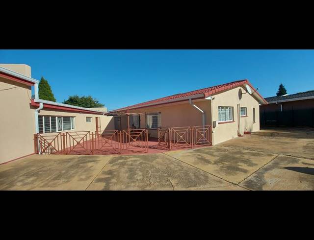 4 BEDROOM HOUSE FOR SALE IN GREENHILLS